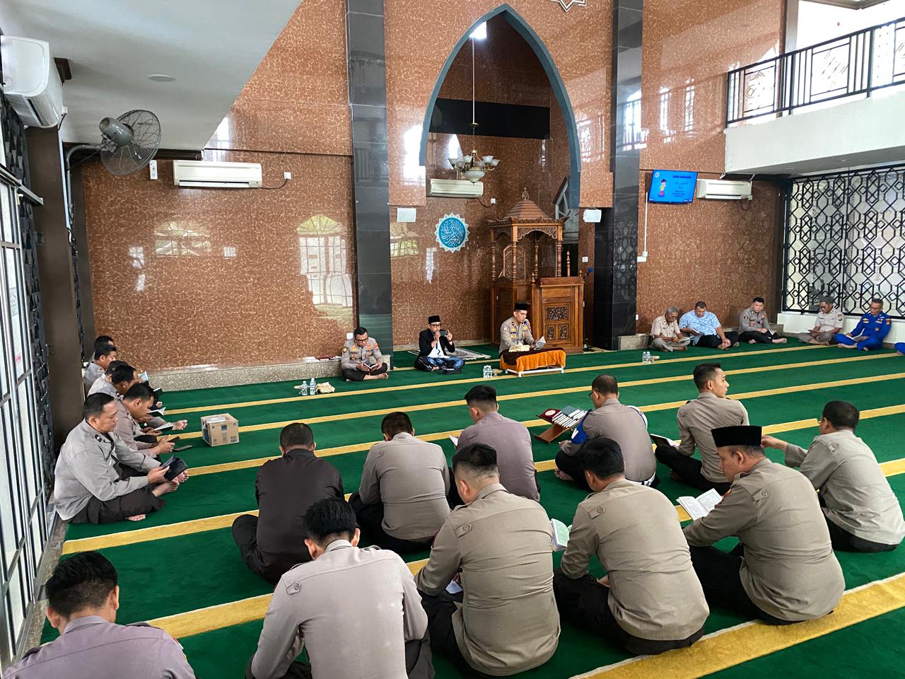 Polresta Barelang Laksanakan Binrohtal Rutin, Wujudkan Personel Polri yang Berakhlak dan Profesional
